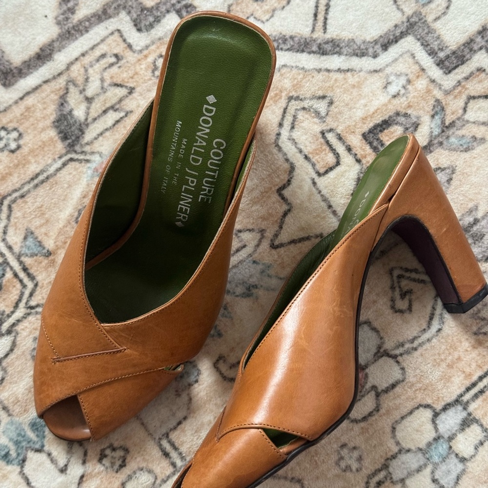 Donald J. Pliner Women's Brown Mules